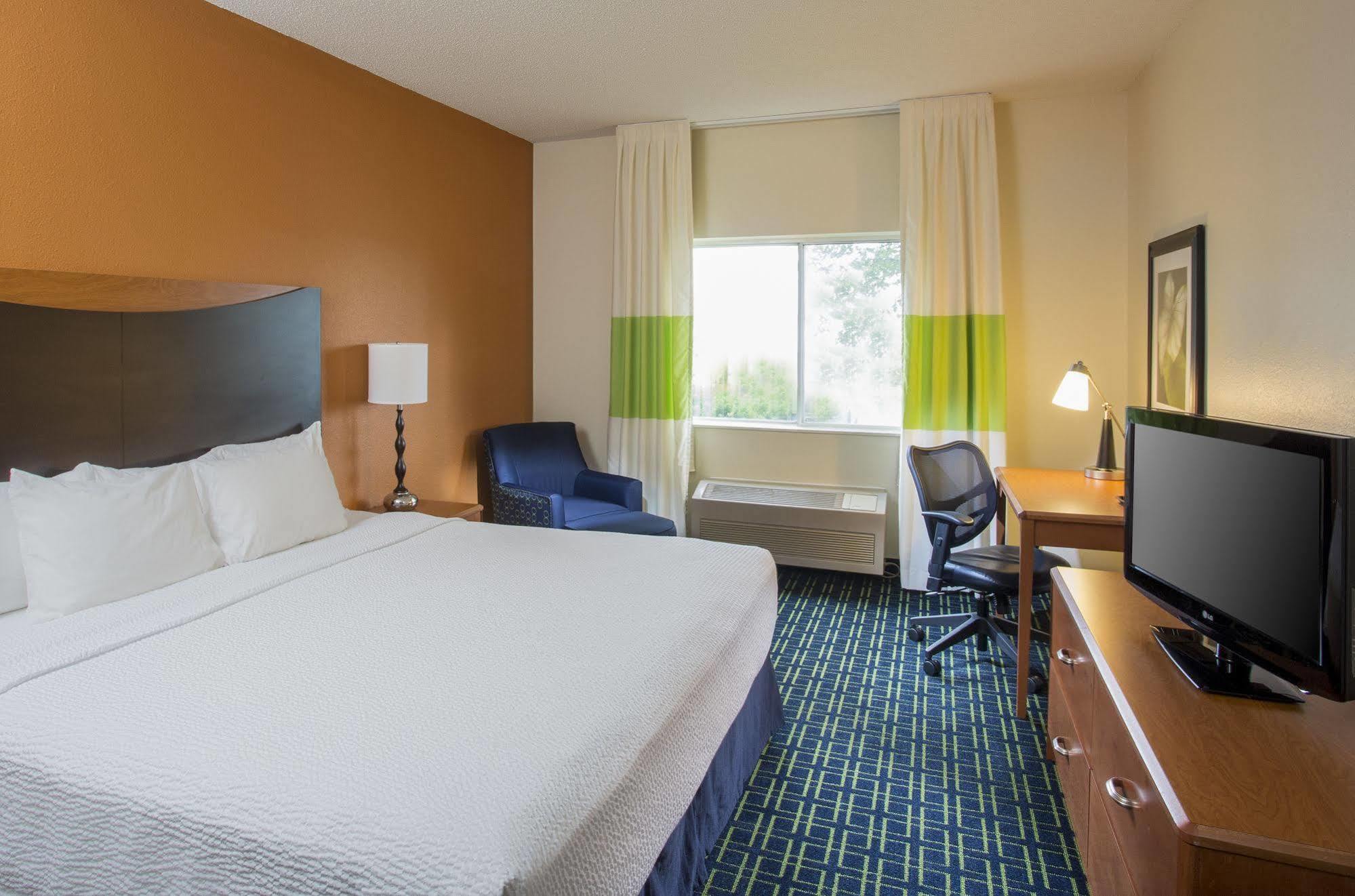 Fairfield Inn Middletown Monroe Экстерьер фото