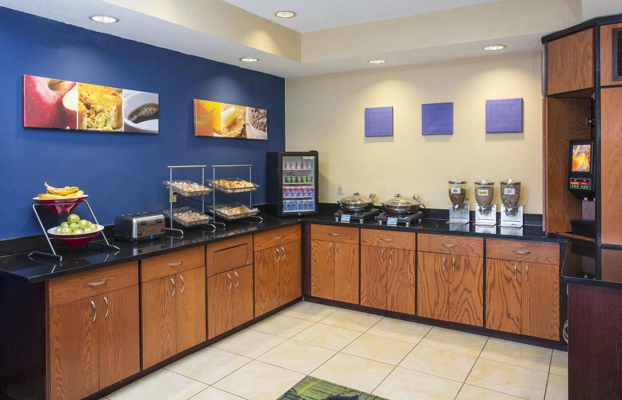 Fairfield Inn Middletown Monroe Экстерьер фото